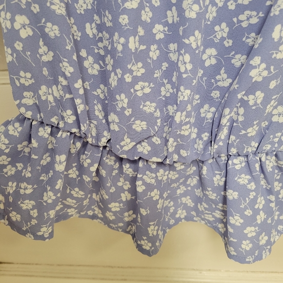 2 Sienna Sky women's peasant blouses floral off shoulder smocked size Large NWOT - Picture 9 of 14